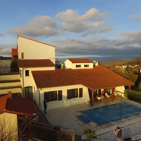 Bed and breakfast Chez Mamie Do 3*